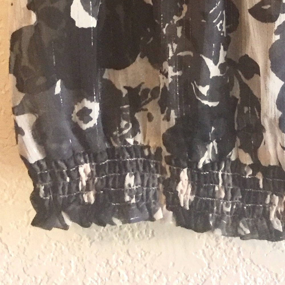 Express Sheer Pretty Printed Blouse Petite/Small - Picture 6 of 6